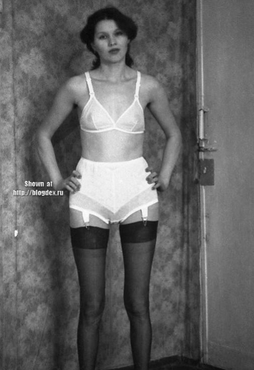 Снимки голых девок в чулках из СССР порно фото бесплатно