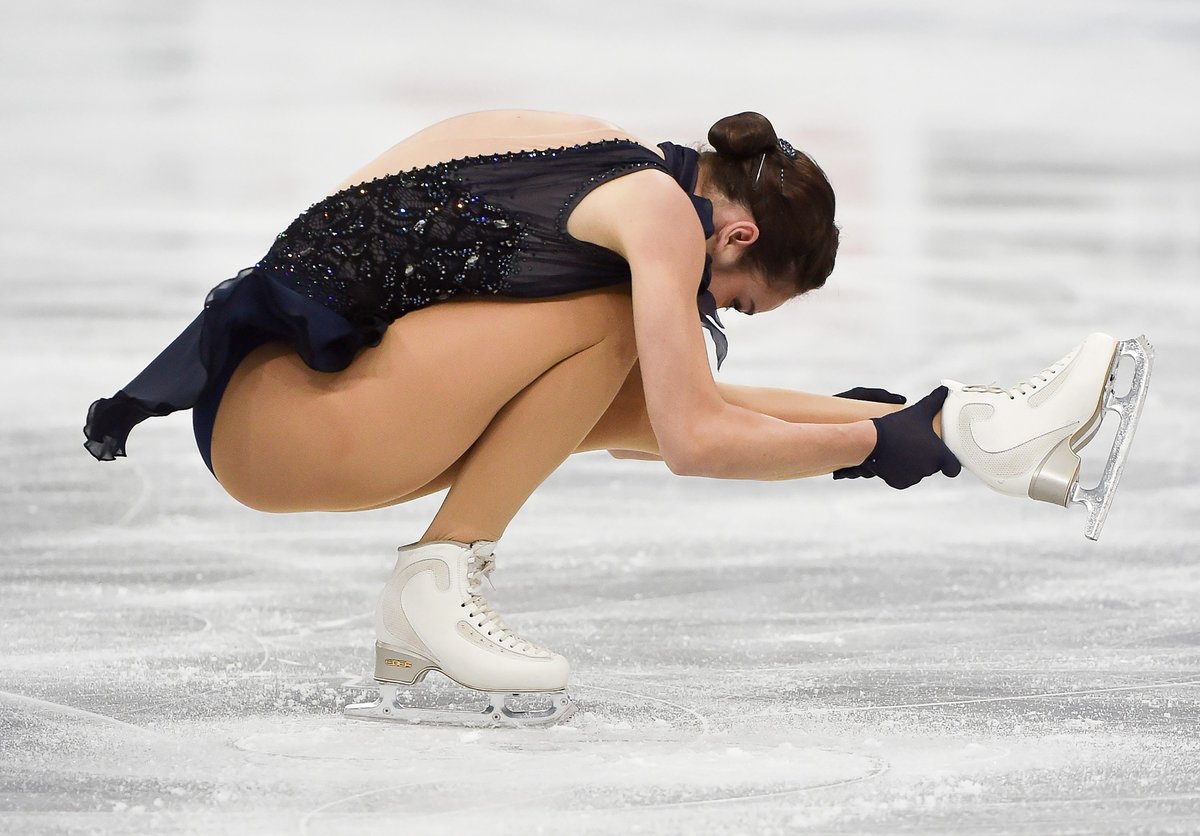 Nude ice skater pussy