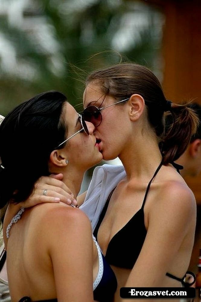 Лесбиянки На Пляже Нудистов