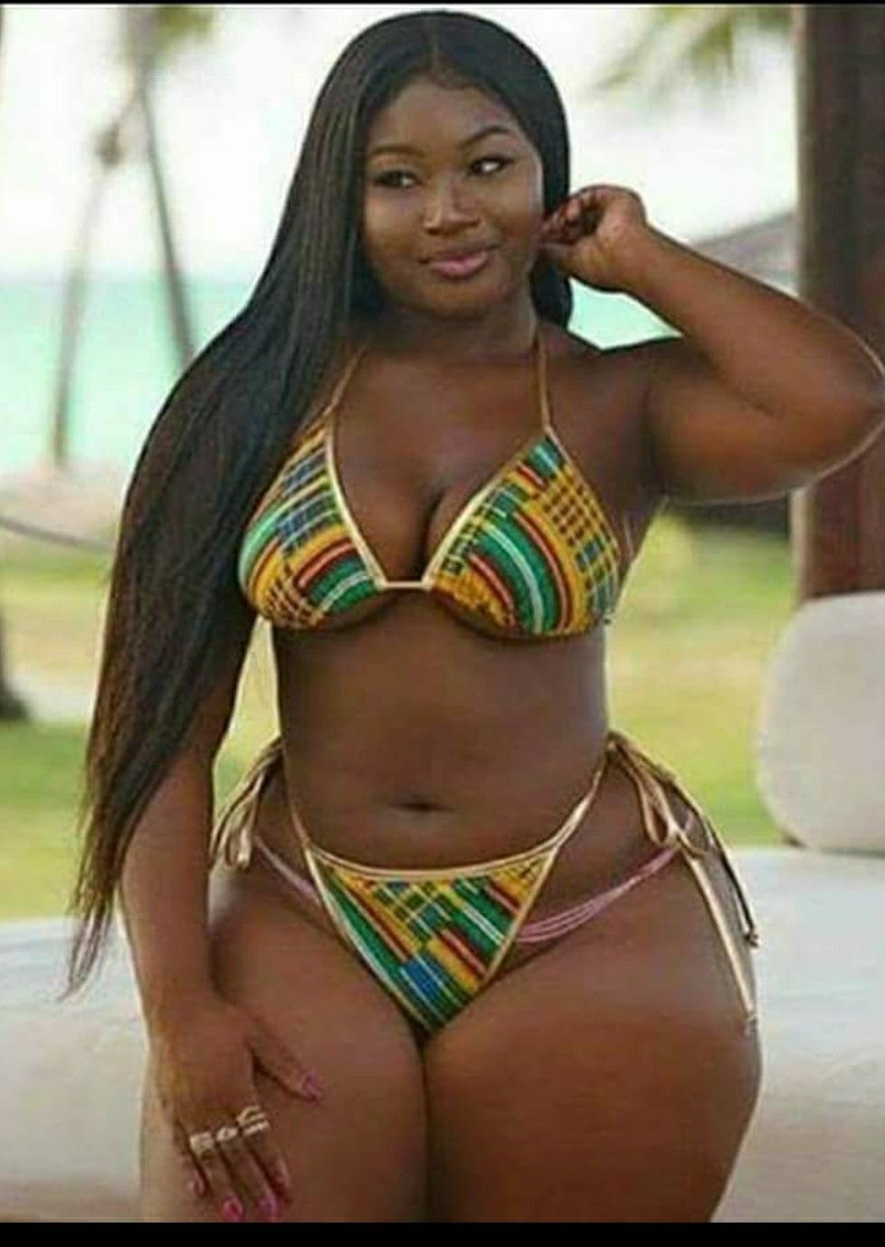 Фотосессия красивой и голой толстой африканки