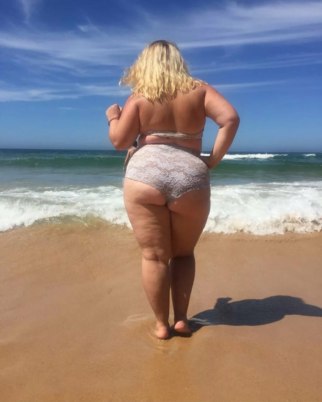 фото толстых блондинок со спины