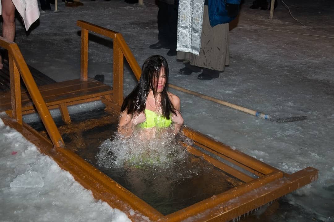 Фото Голых Девушек На Крещение В Проруби