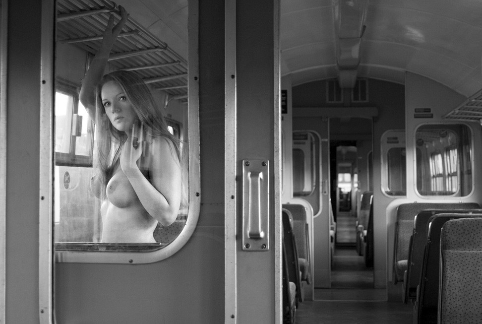 Фото Голых Девушек В Поезде