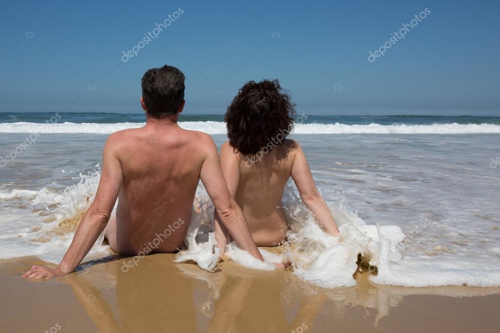 Фото Голых Женщин На Нудистском Пляже