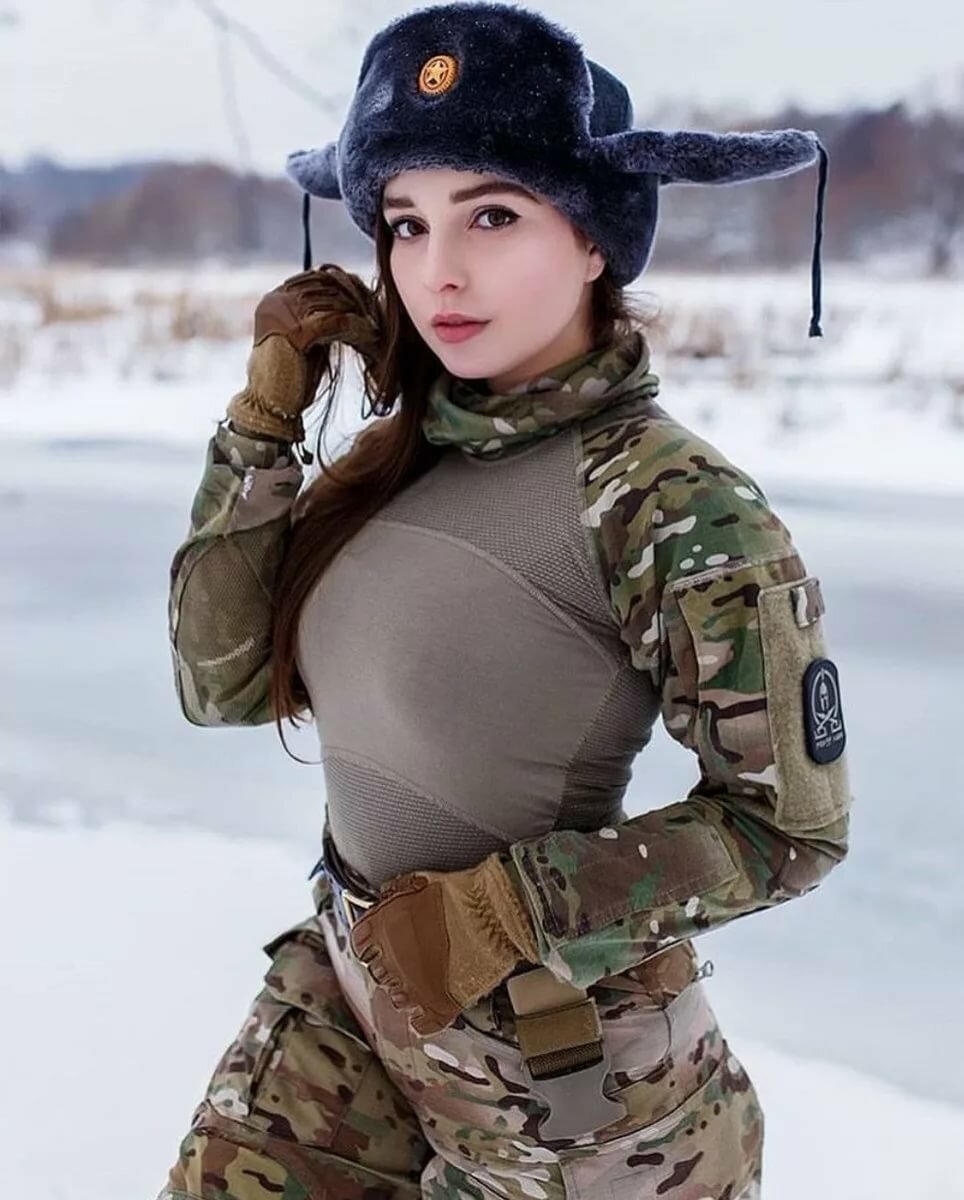 Фото Голых Девушек В Военной Форме