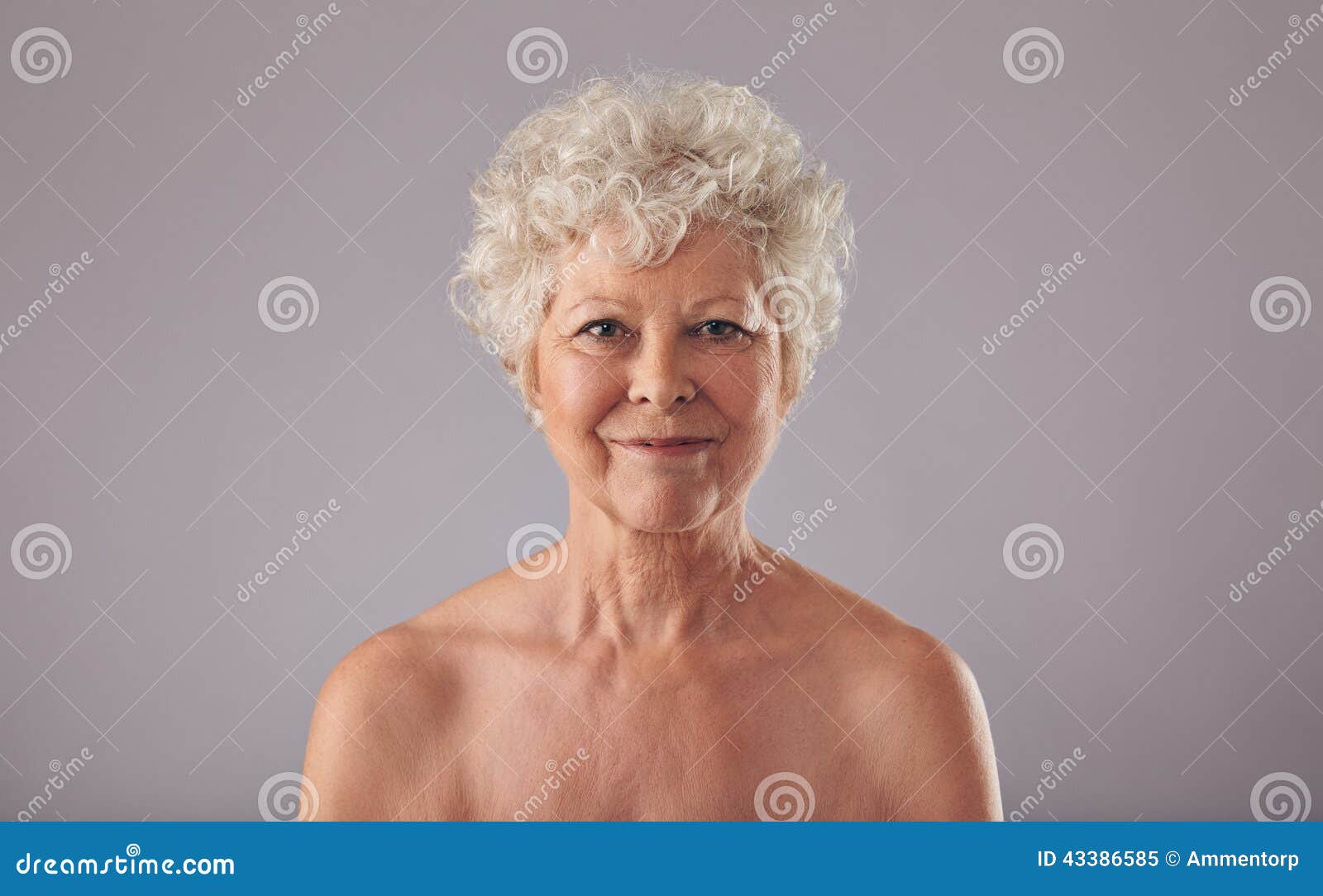 Голая Грудь Пожилых Женщин Фото