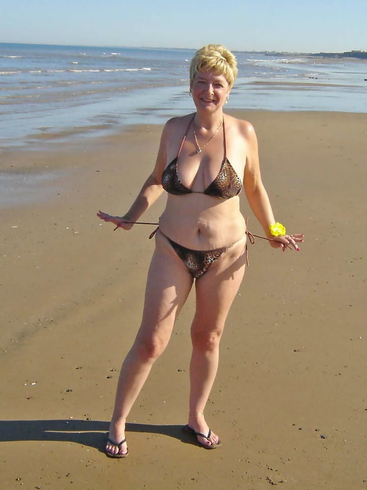 Голые Толстые Бабы На Пляже